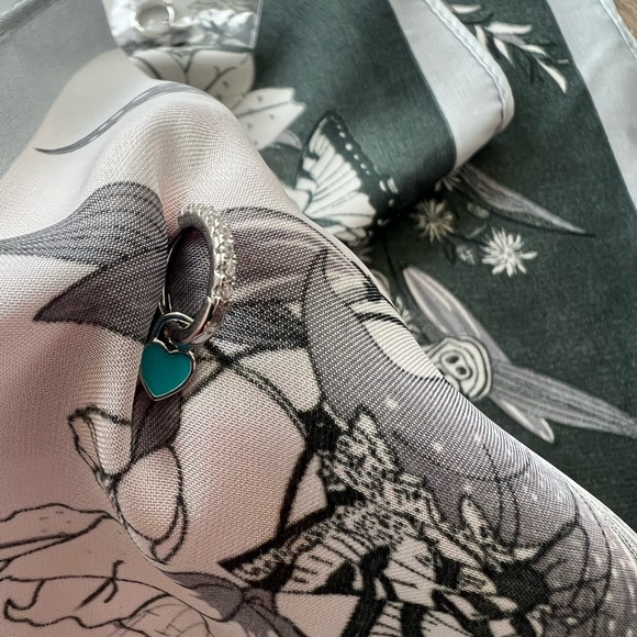 Sterling silver Teal Heart diamond hoop earrings - Picture 5 of 7